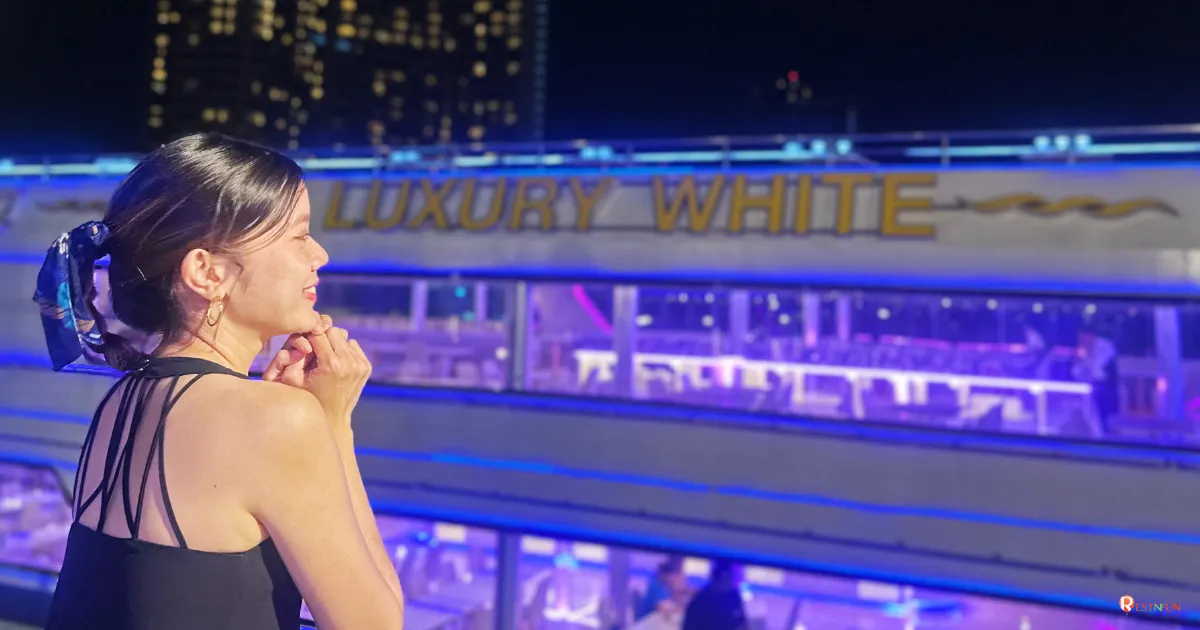 ถ่ายภาพกับเรือสำราญสุดหรูเดอะ ลักซ์ชัวรี่ ไวท์